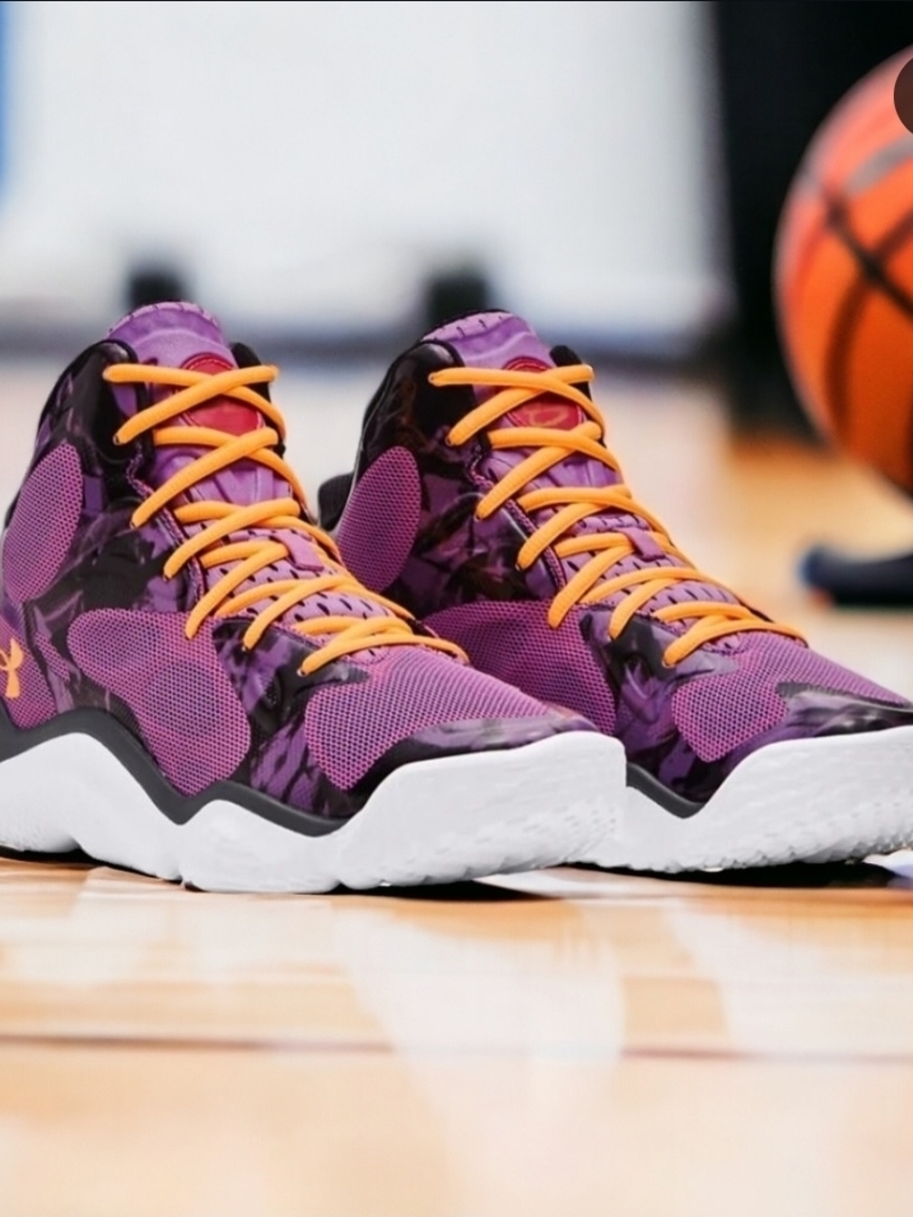 NWOT Curry Under Armour Purple Basketball Shoes with Orange Laces